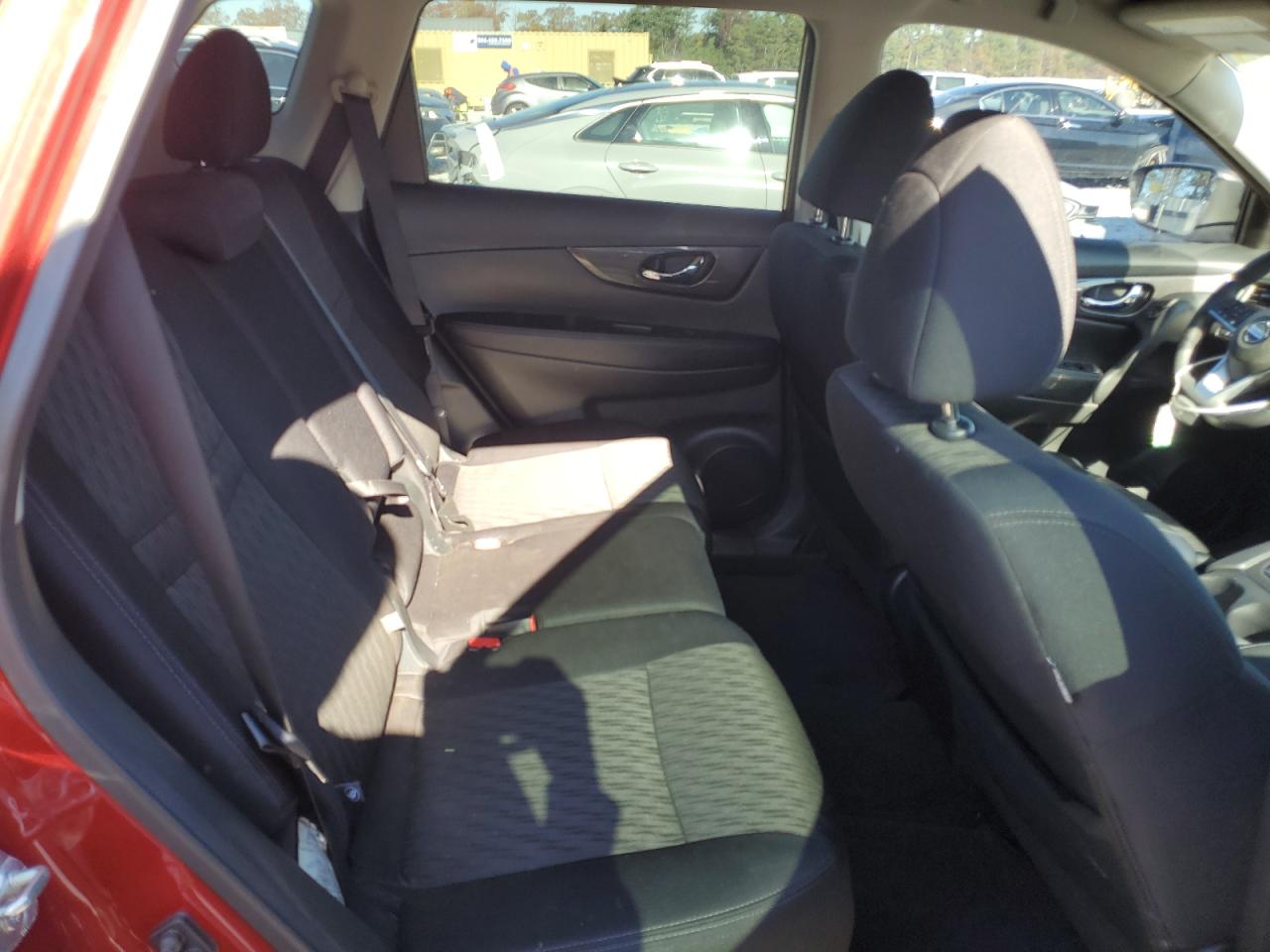 2019 Nissan Rogue - Image 11
