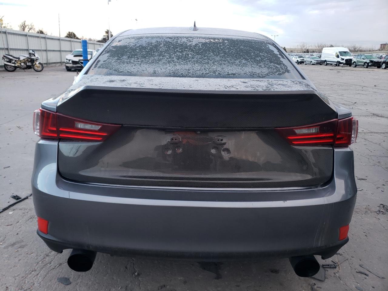 2016 Lexus IS - Image 6