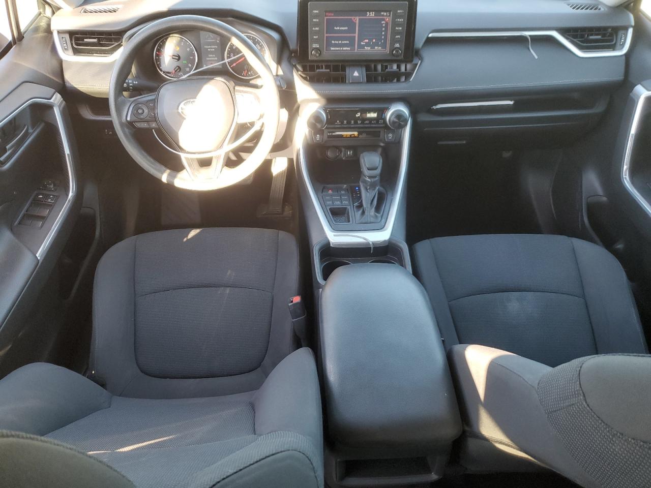 2019 Toyota RAV 4 - Image 8