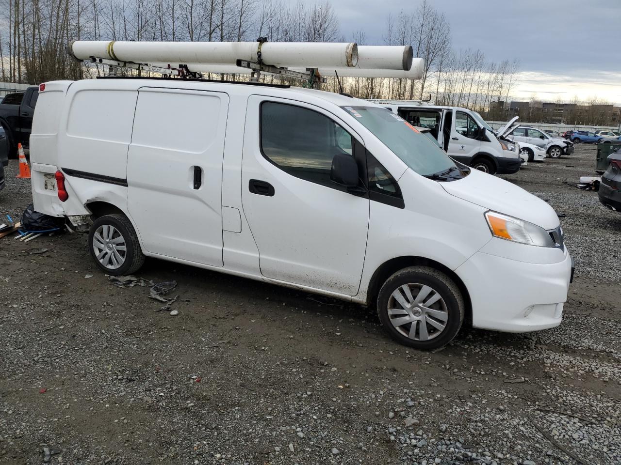 VIN 3N6CM0KN4HK714886 2017 NISSAN NV no.4