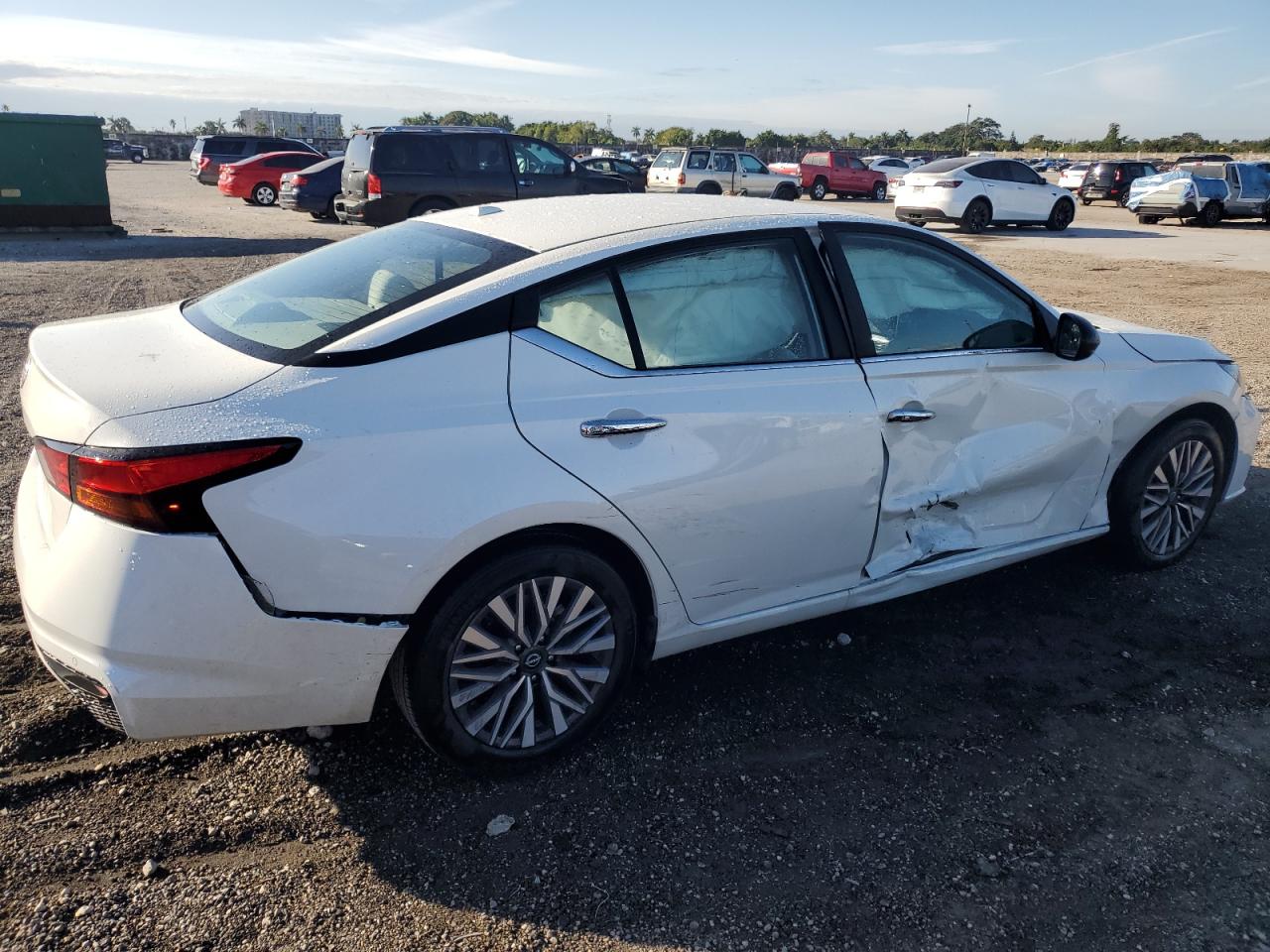 VIN 1N4BL4DV5SN311027 2025 NISSAN ALTIMA no.3