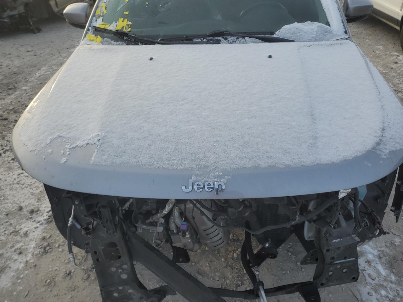 2019 Jeep Compass - Image 12