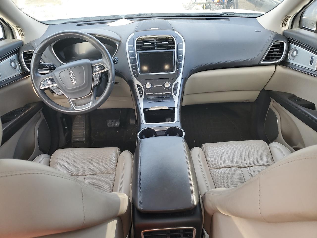 2019 Lincoln Nautilus - Image 8