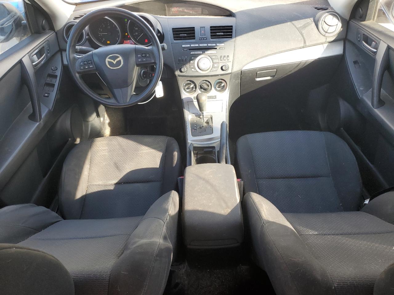 2010 Mazda 3 - Image 8