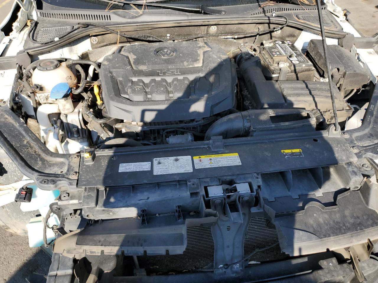 2021 Volkswagen Passat - Image 11