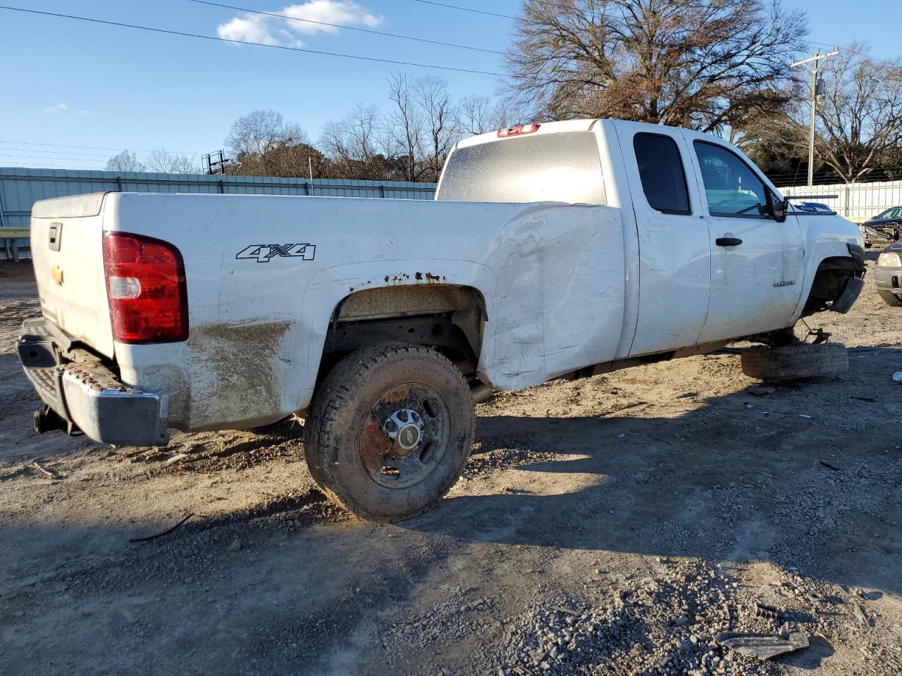 2011 Chevrolet Silverado - Image 3