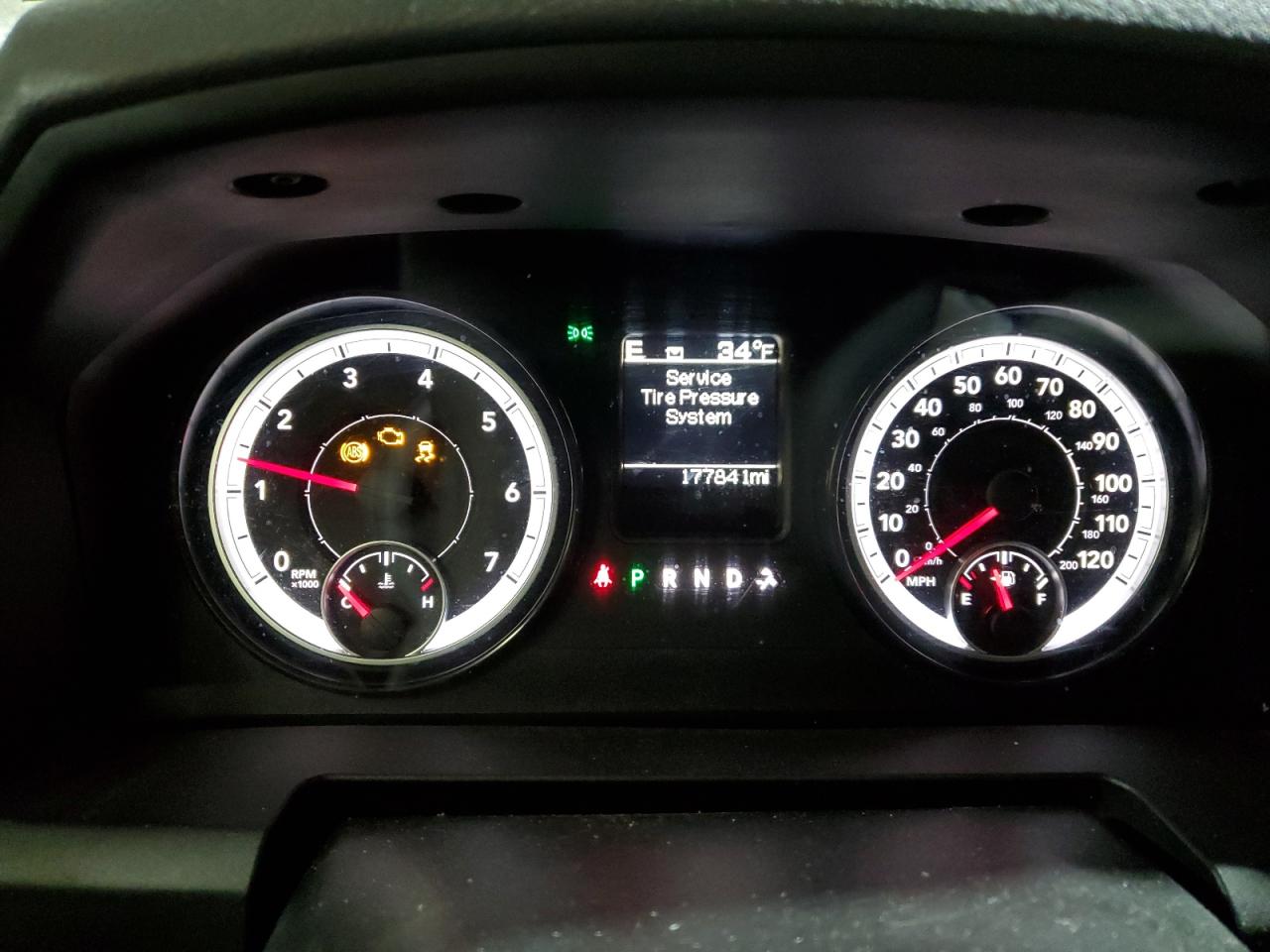 2015 RAM 1500 - Image 9