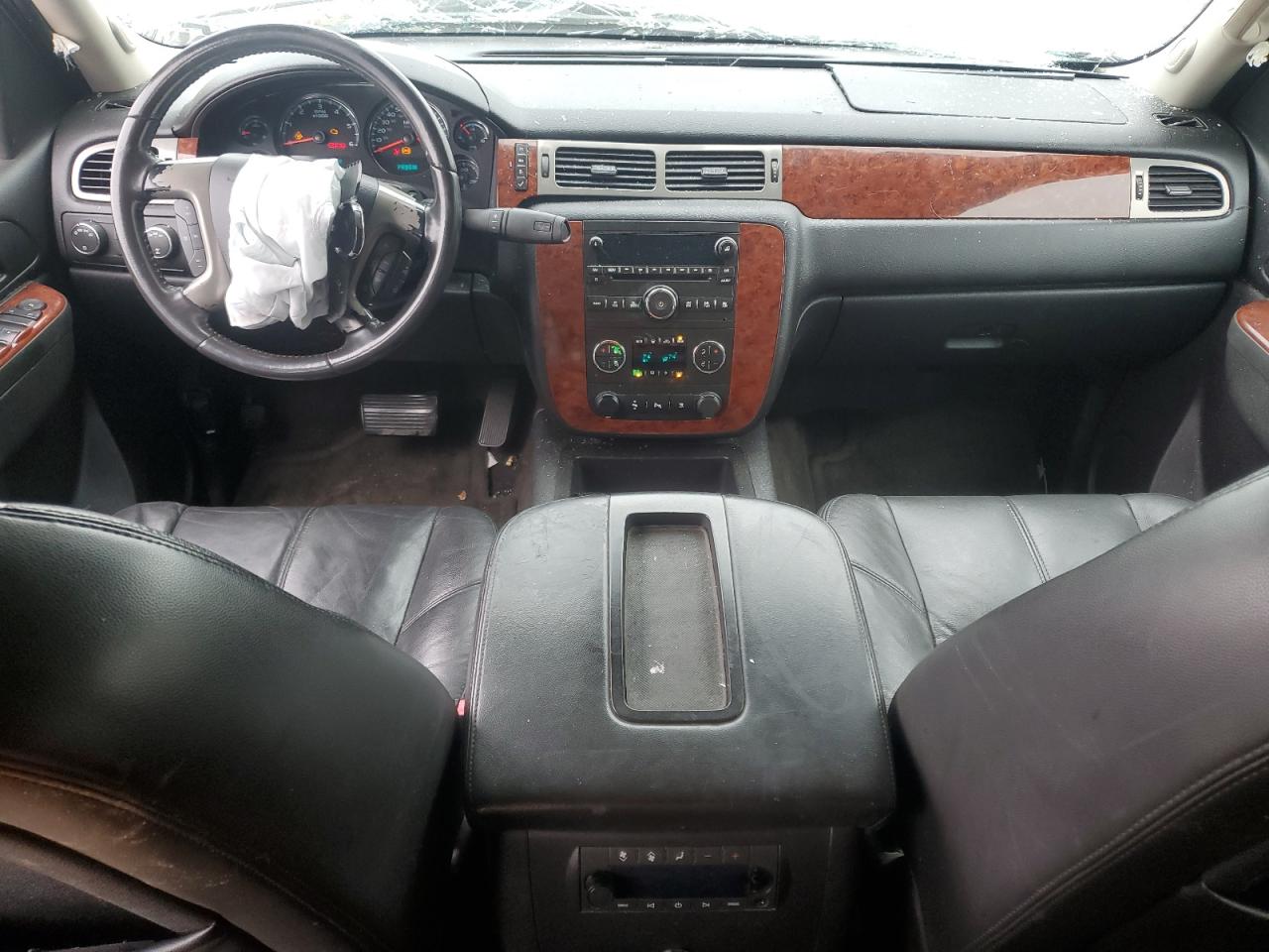 2011 Chevrolet Suburban - Image 8