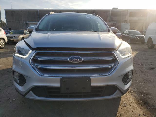  FORD ESCAPE 2017 Сріблястий