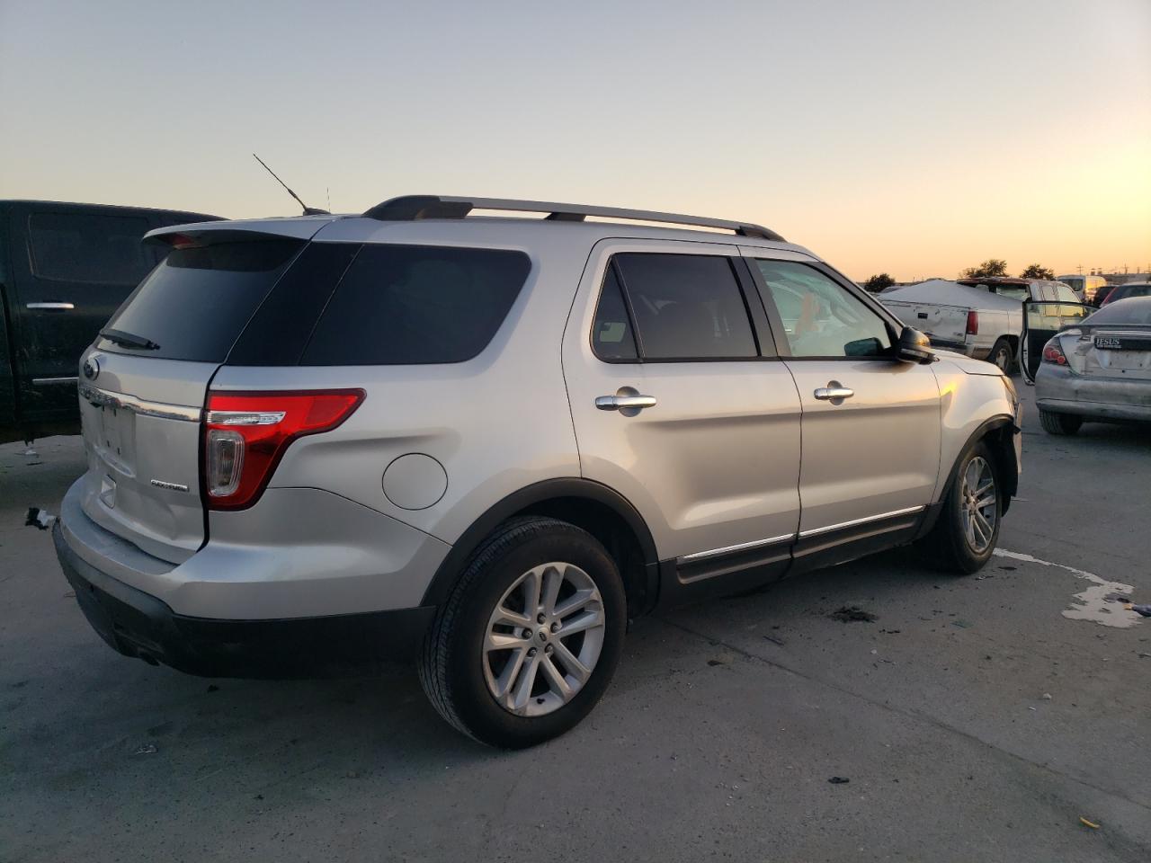 VIN 1FM5K7D89EGA67683 2014 FORD EXPLORER no.3