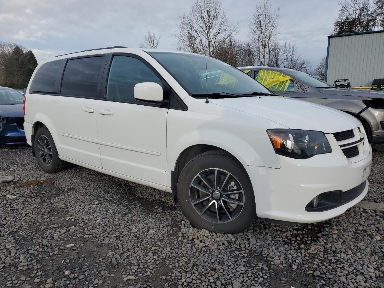 2017 Dodge Caravan - Image 4