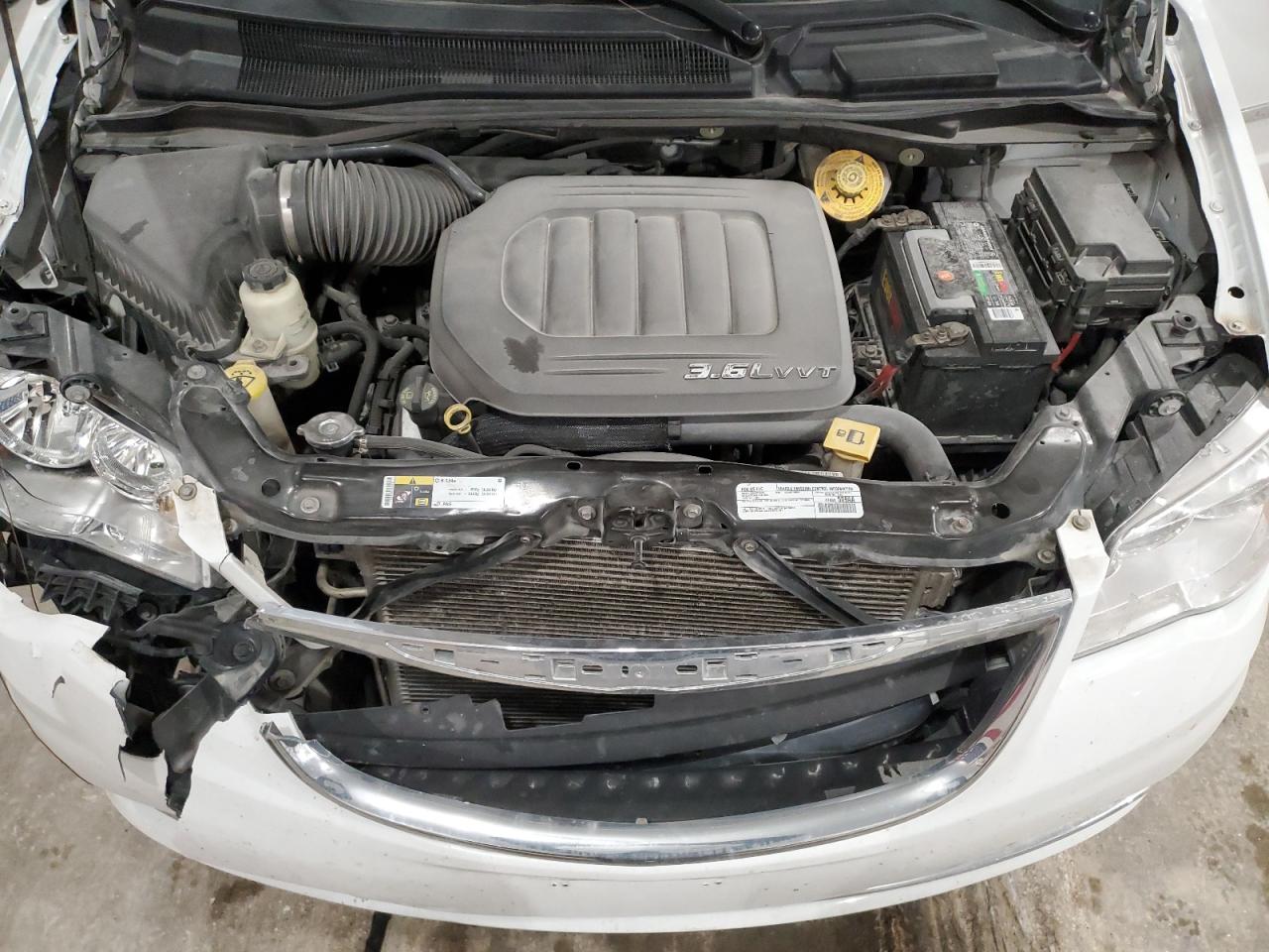 2016 Chrysler Town & Country Touring VIN: 2C4RC1BG8GR157905 Lot: 84825314