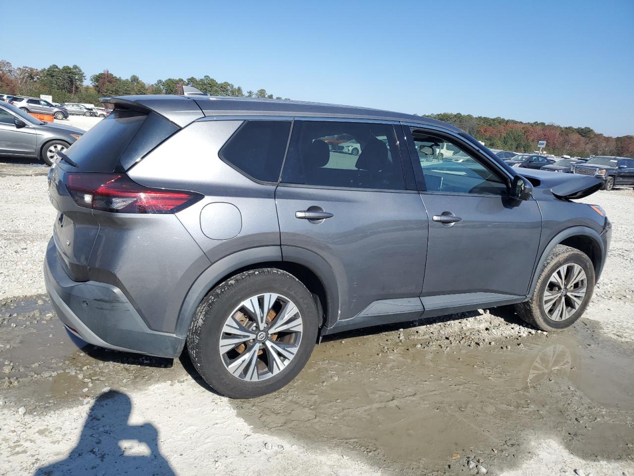 2021 Nissan Rogue - Image 3