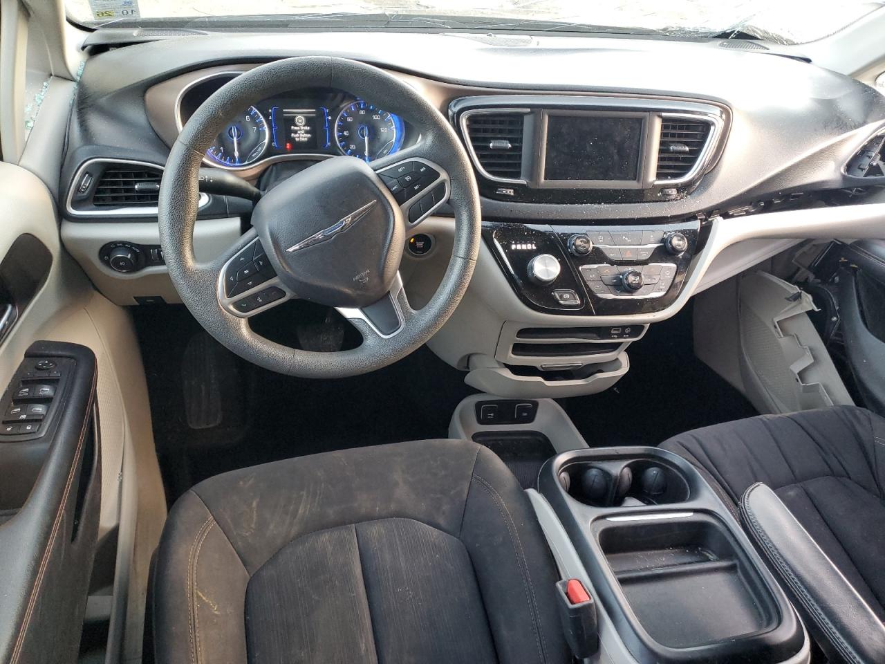 2018 Chrysler Pacifica - Image 8
