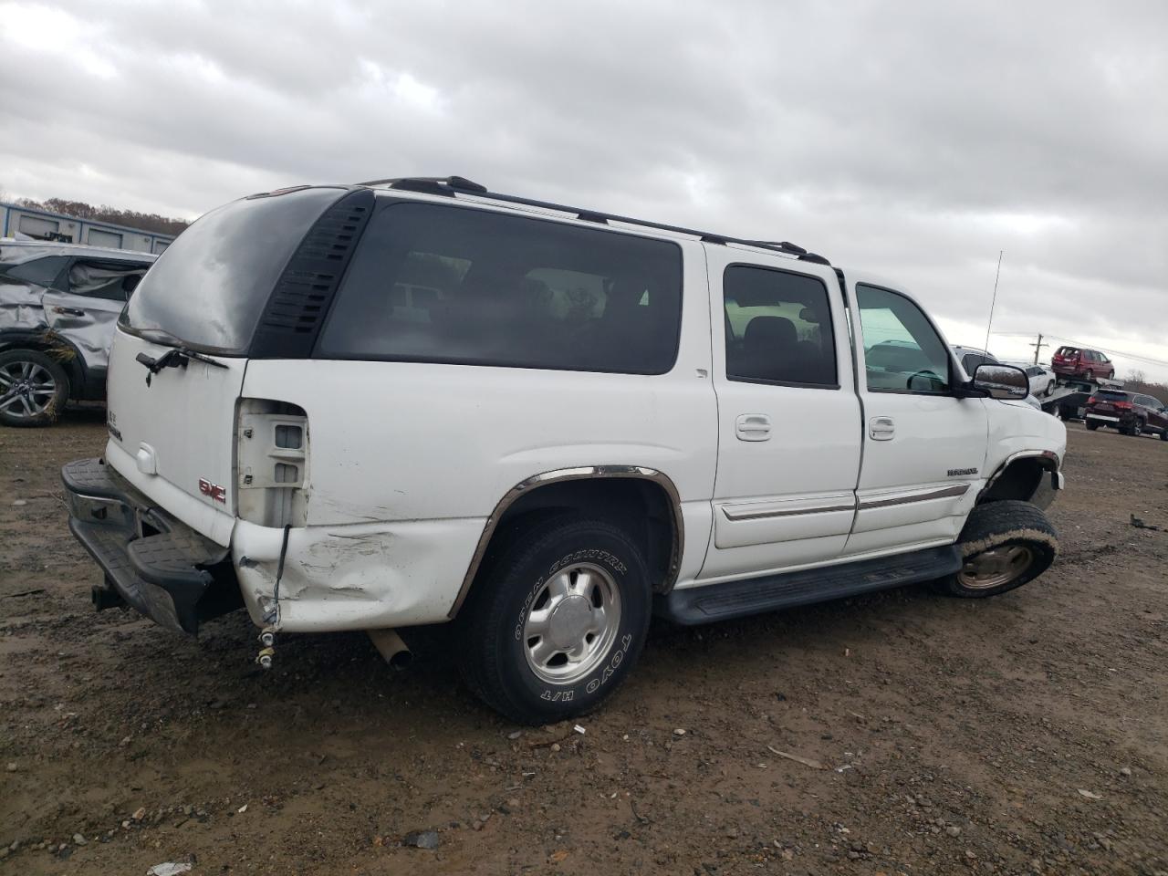 2003 GMC Yukon - Image 3