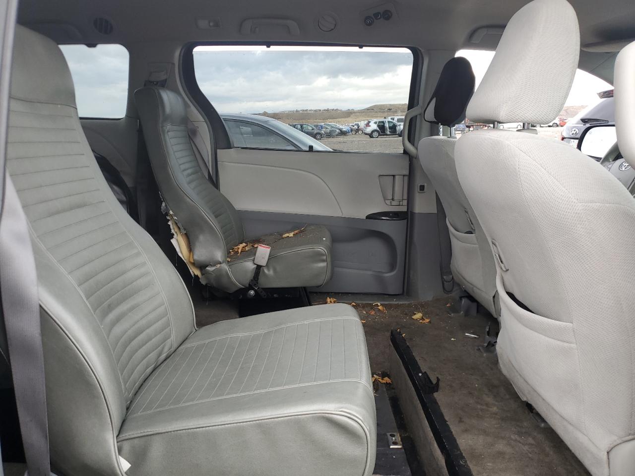 2011 Toyota Sienna Le VIN: 5TDKK3DC2BS169381 Lot: 86592064