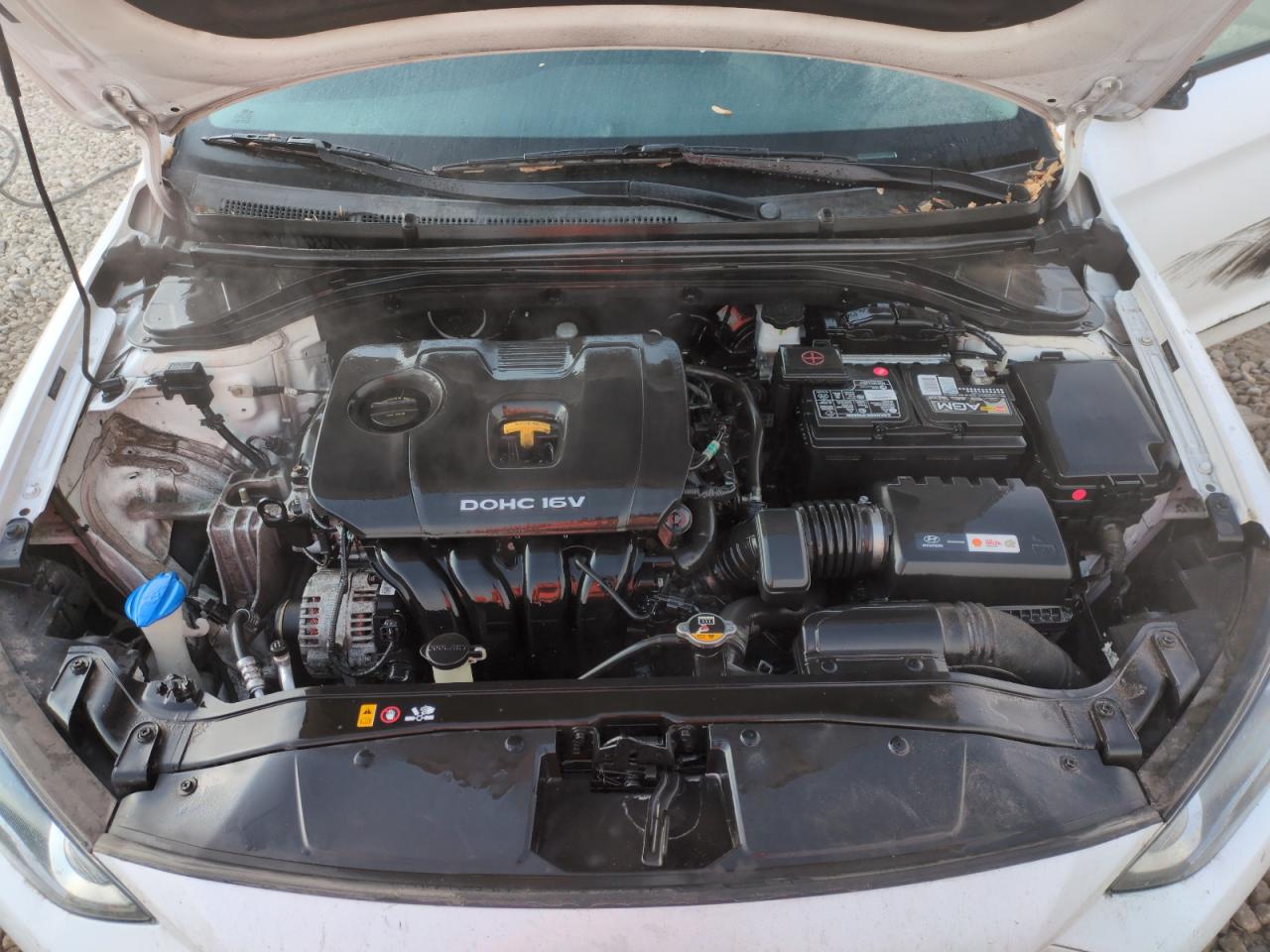 2018 Hyundai Elantra - Image 11