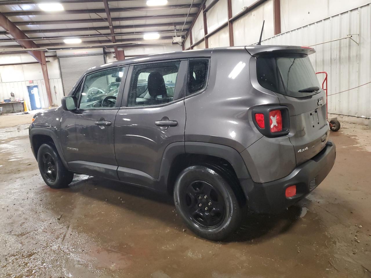 VIN ZACCJBAB6JPG98308 2018 JEEP RENEGADE no.2