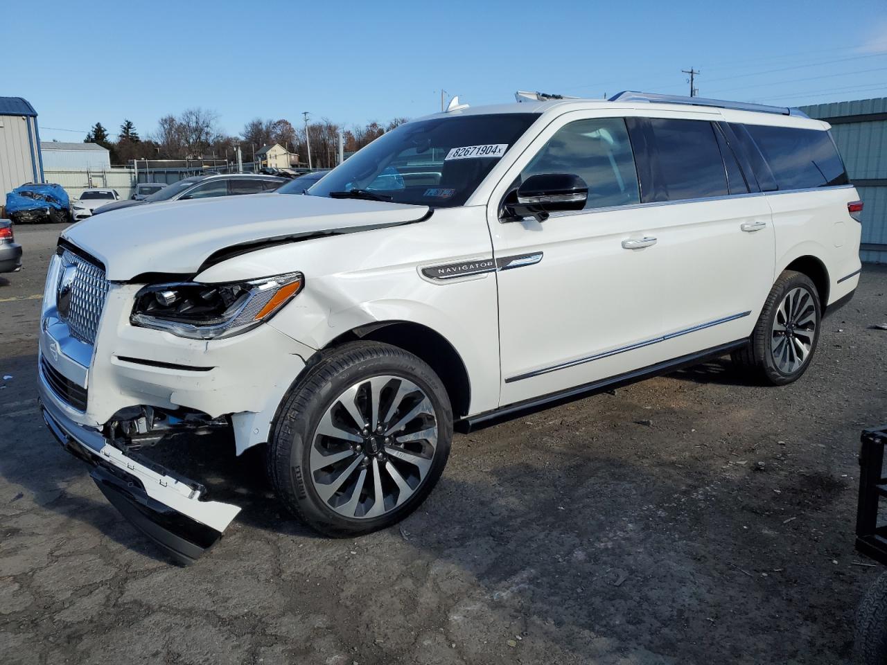2023 Lincoln Navigator - Image 1