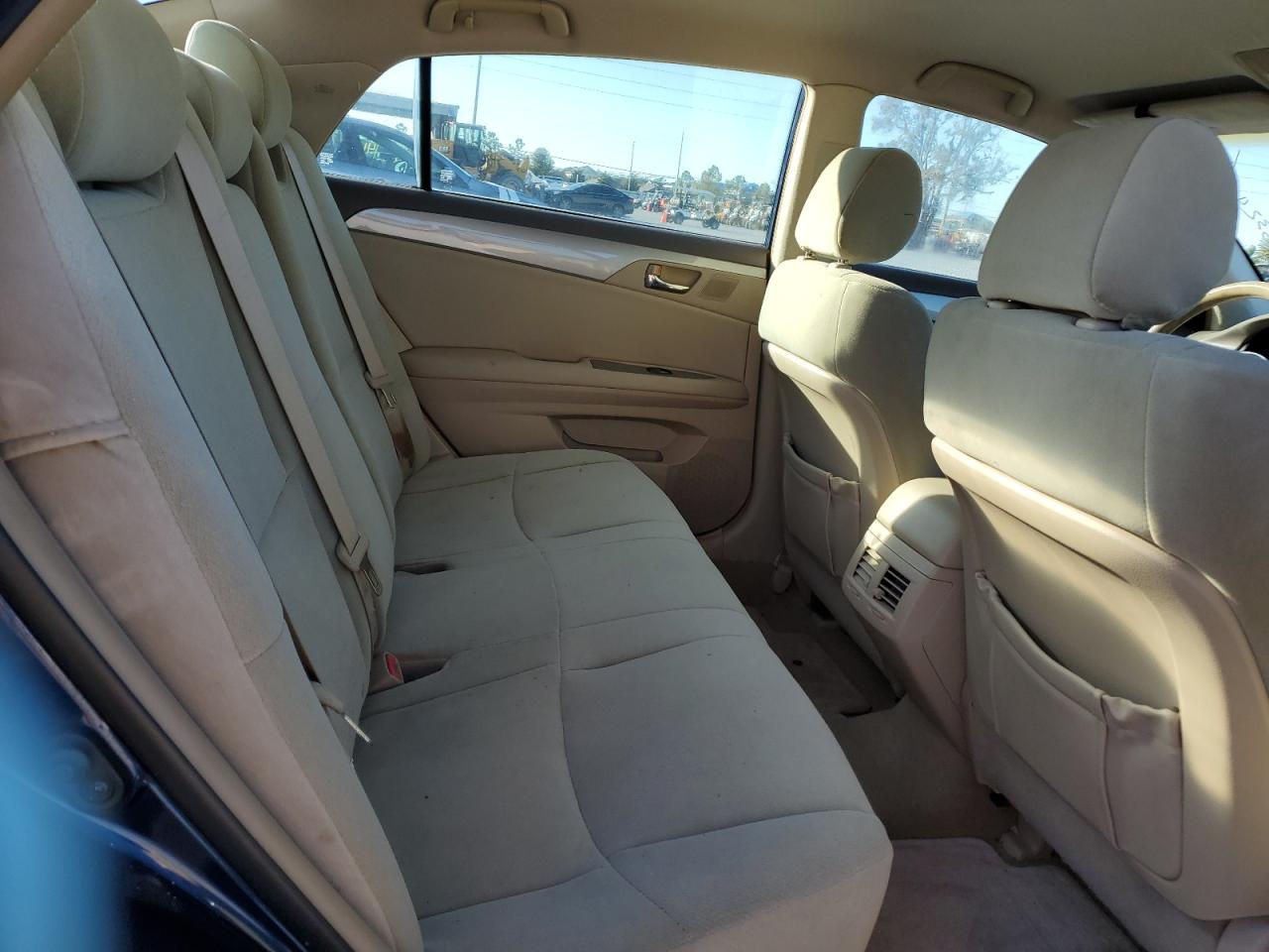 2007 Toyota Avalon - Image 10