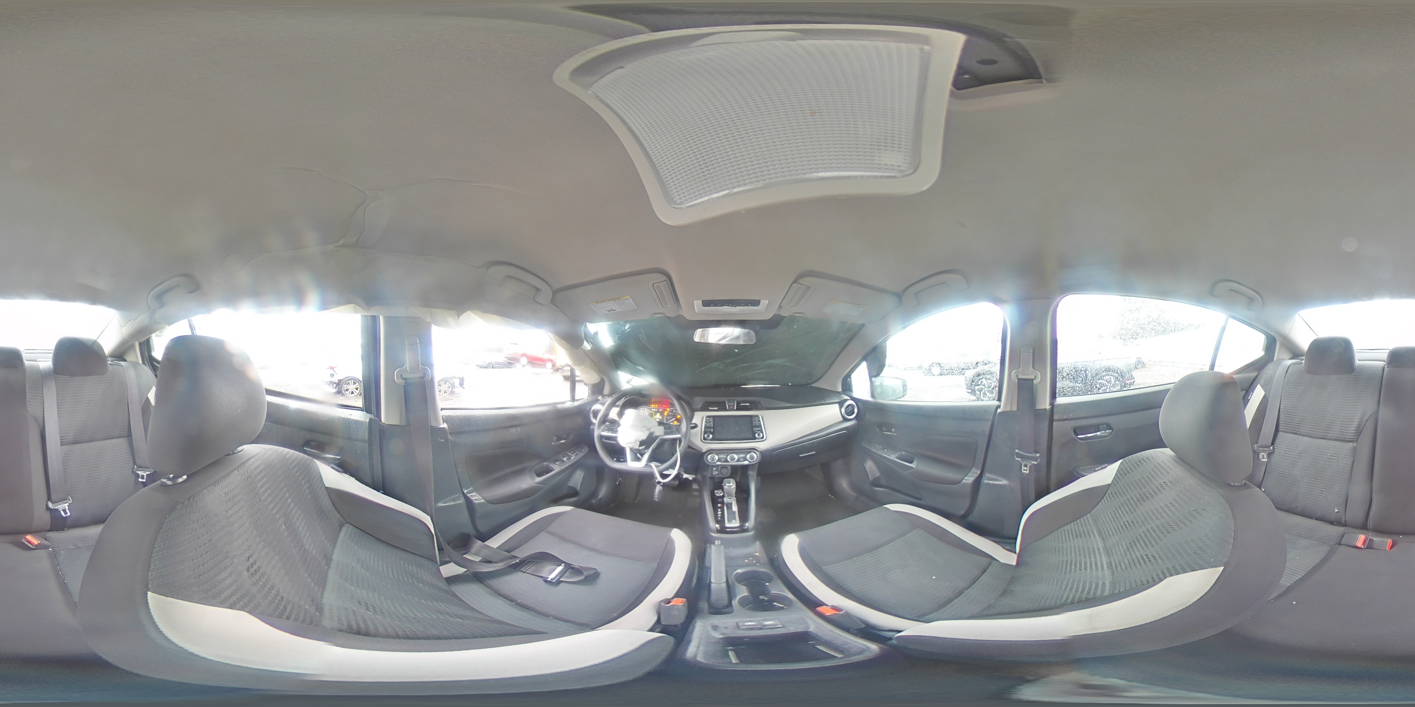 2021 Nissan Versa - Image 13