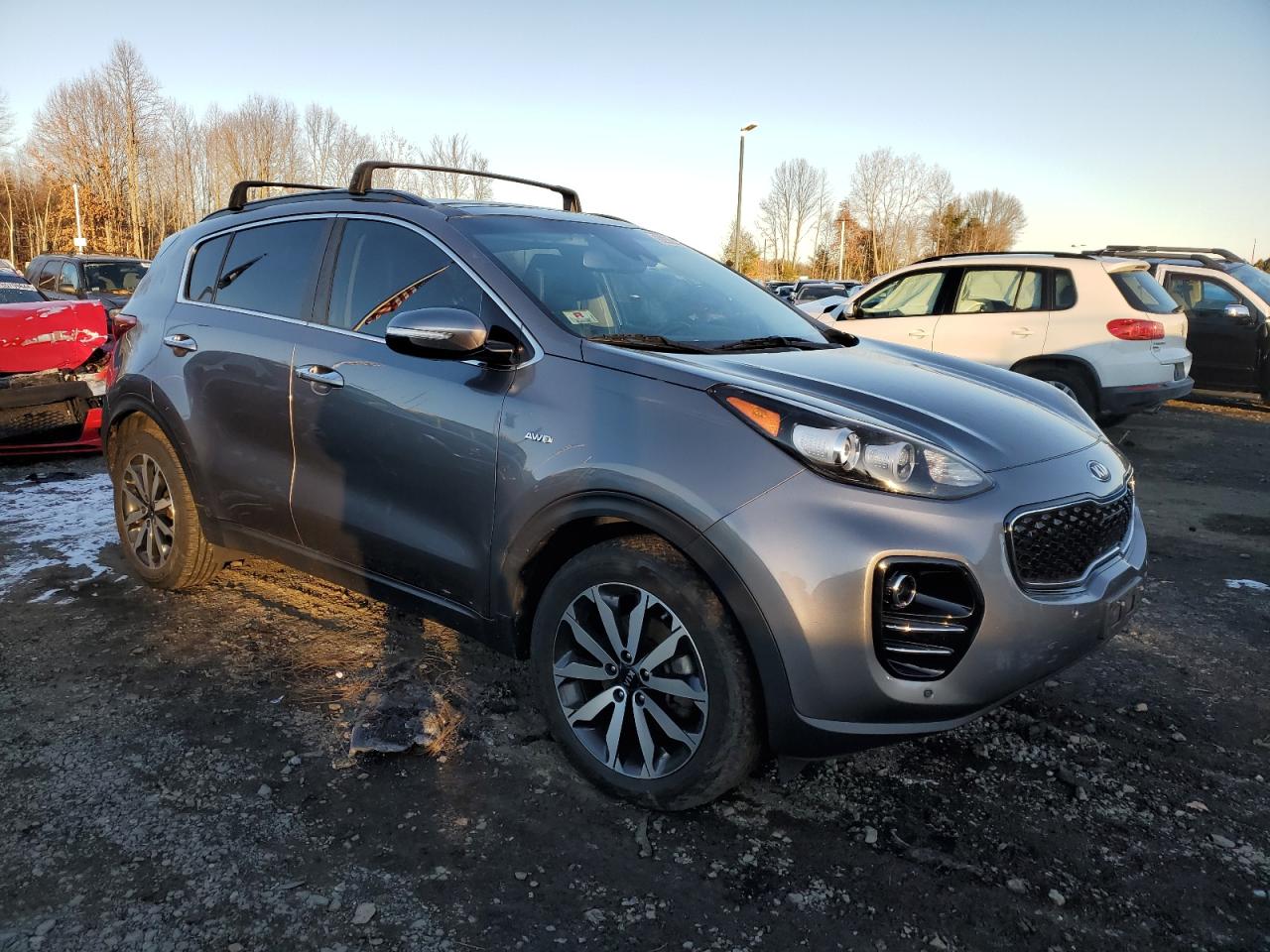 VIN KNDPNCAC4J7315273 2018 KIA SPORTAGE no.4