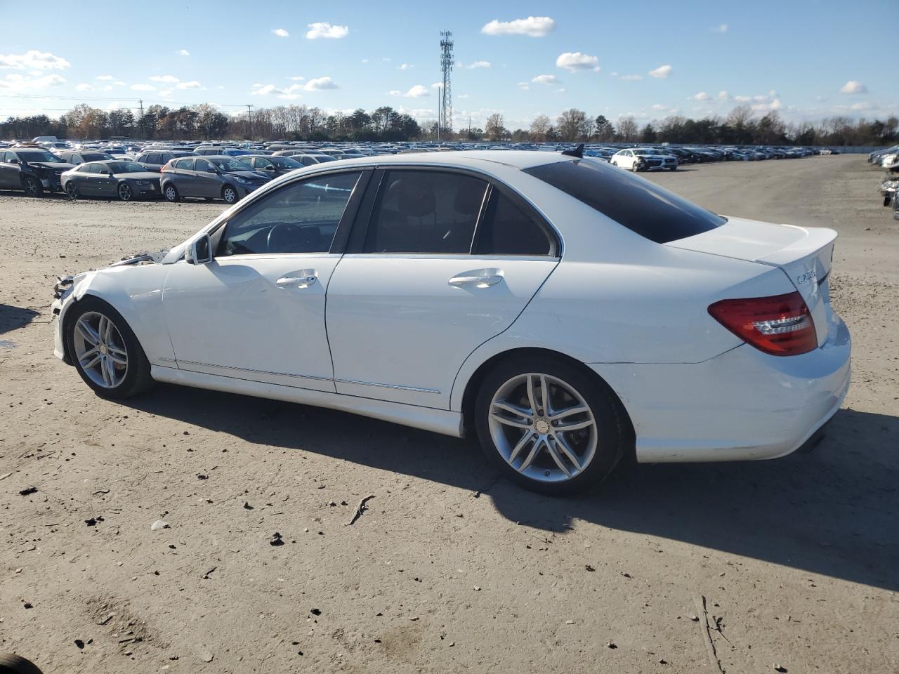 VIN WDDGF4HB6DR262221 2013 MERCEDES-BENZ C-CLASS no.2