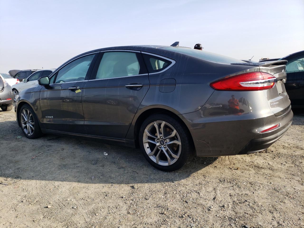 VIN 3FA6P0RU4KR120257 2019 FORD FUSION no.2