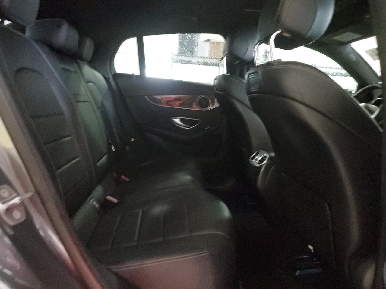 2018 Mercedes-Benz GLC - Image 11