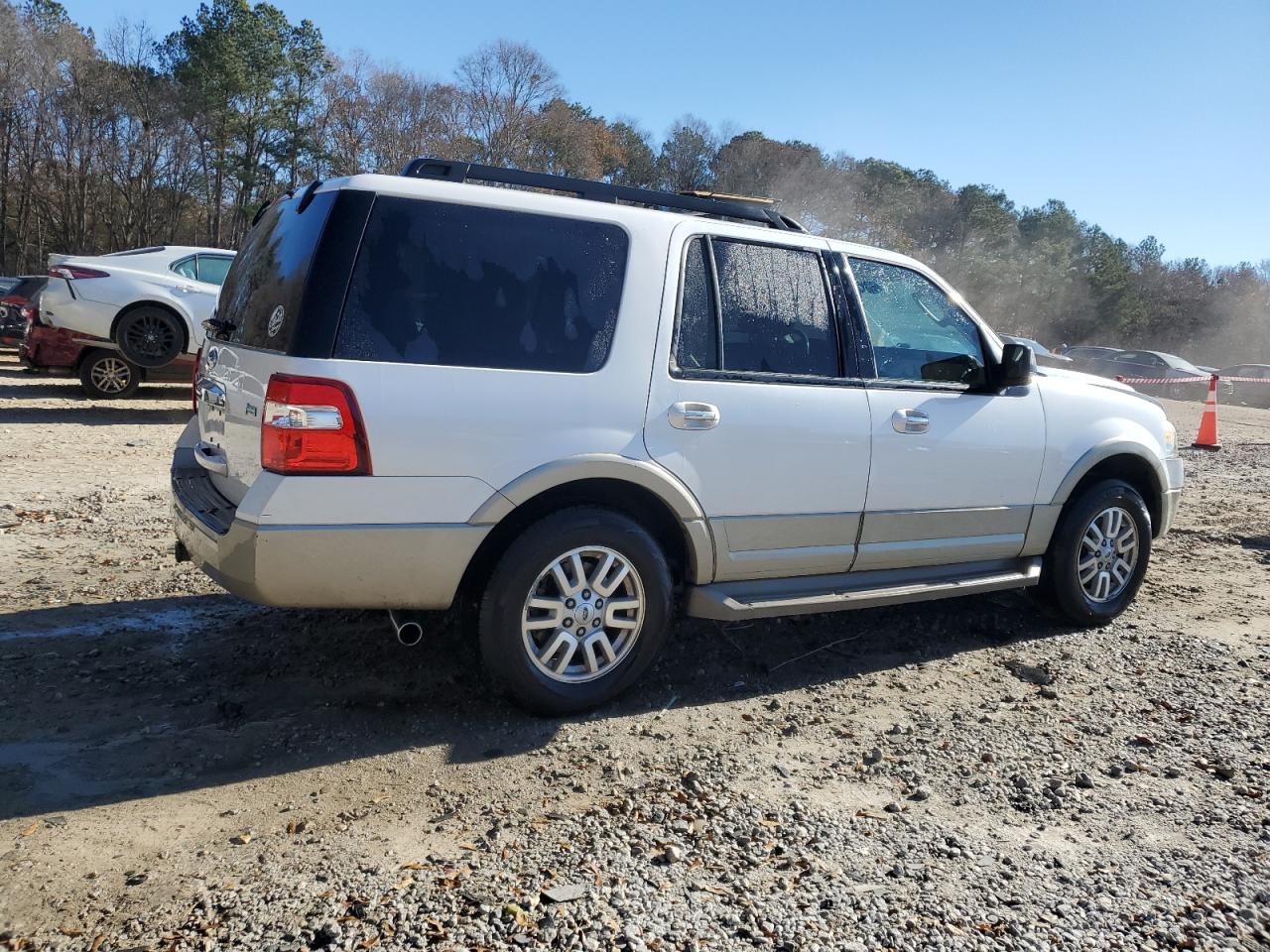 2010 Ford Expedition - Image 3