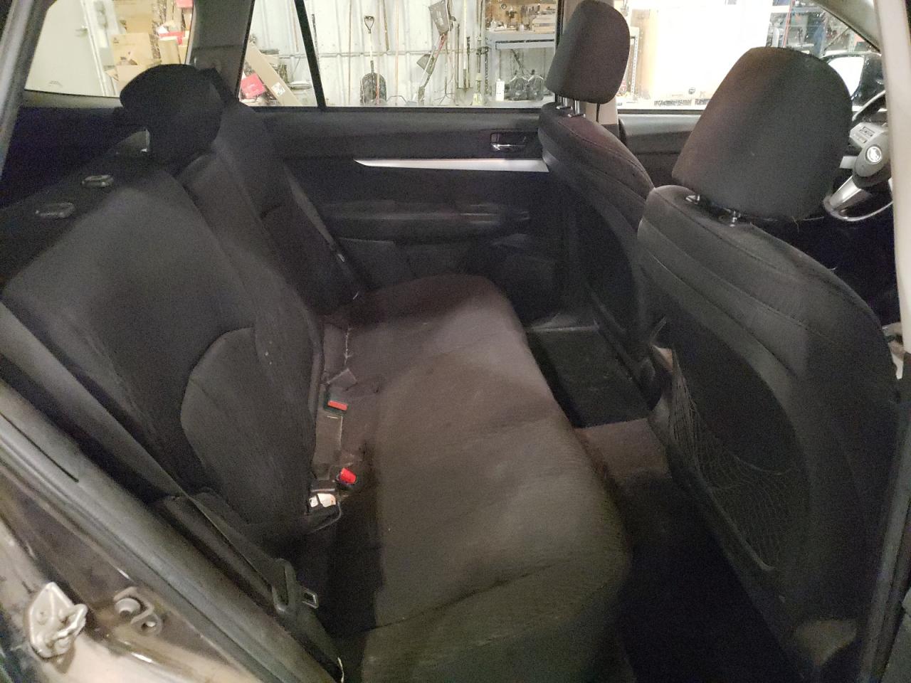 2010 Subaru Outback - Image 11