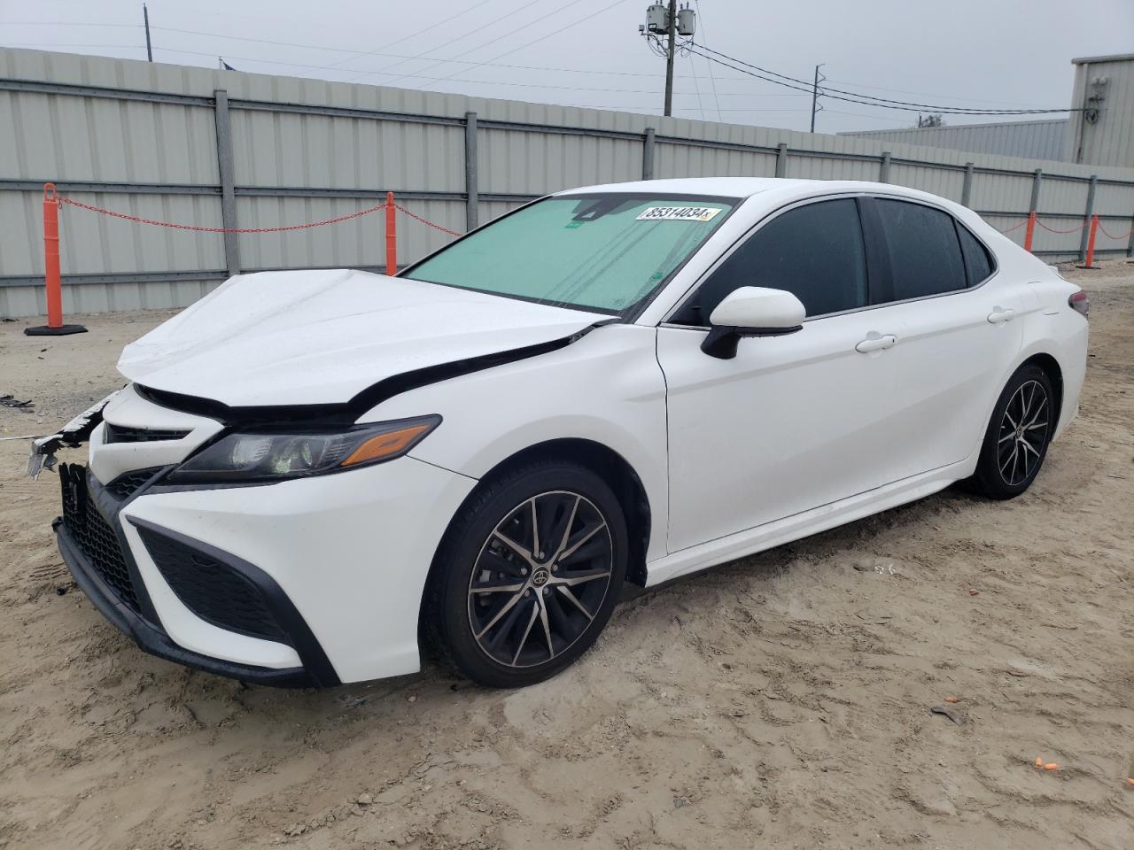 4T1G11AK2MU573543 2021 TOYOTA CAMRY - Image 1