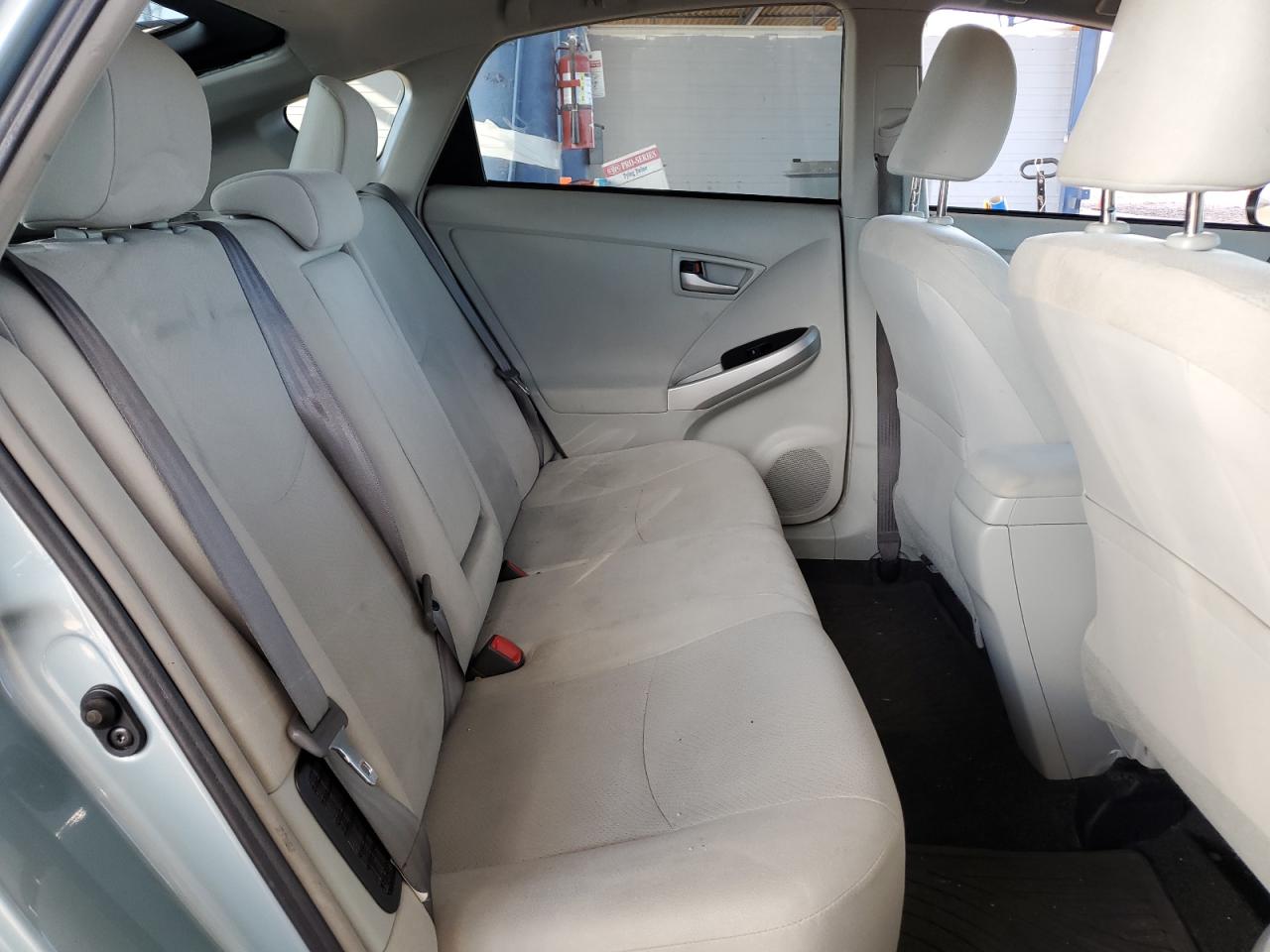 2014 Toyota Prius - Image 11