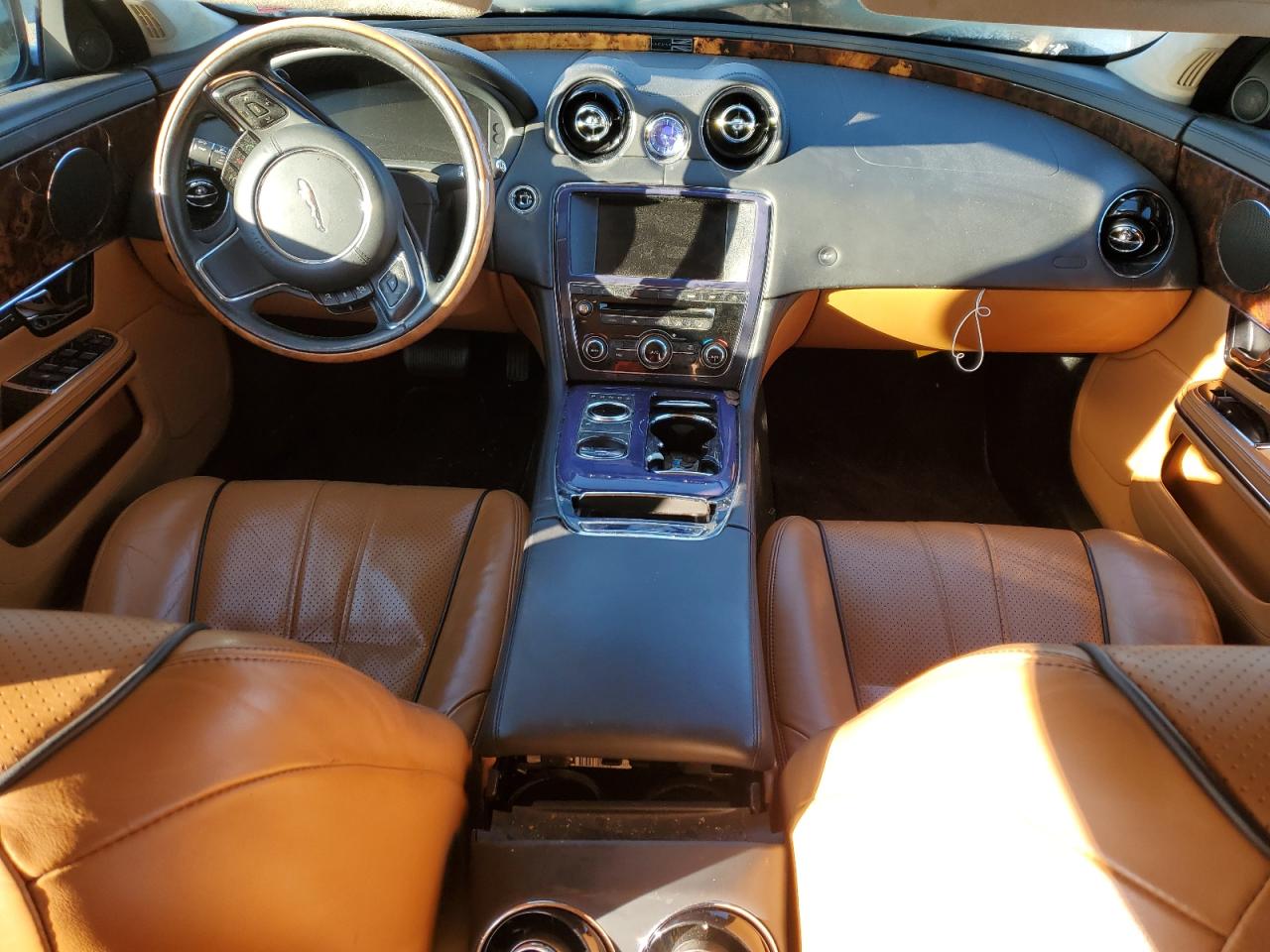 2012 Jaguar XJ - Image 8
