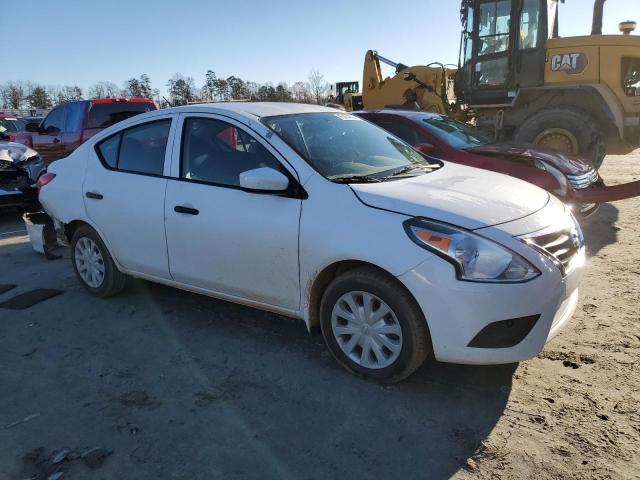  NISSAN VERSA 2018 Белы