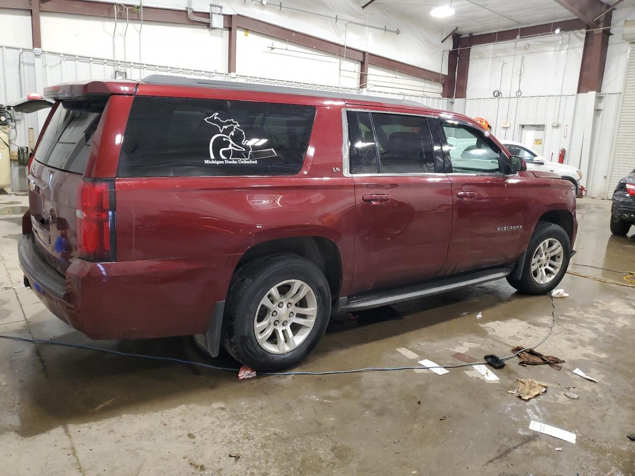 VIN 1GNSKGKC9GR186153 2016 CHEVROLET SUBURBAN no.3