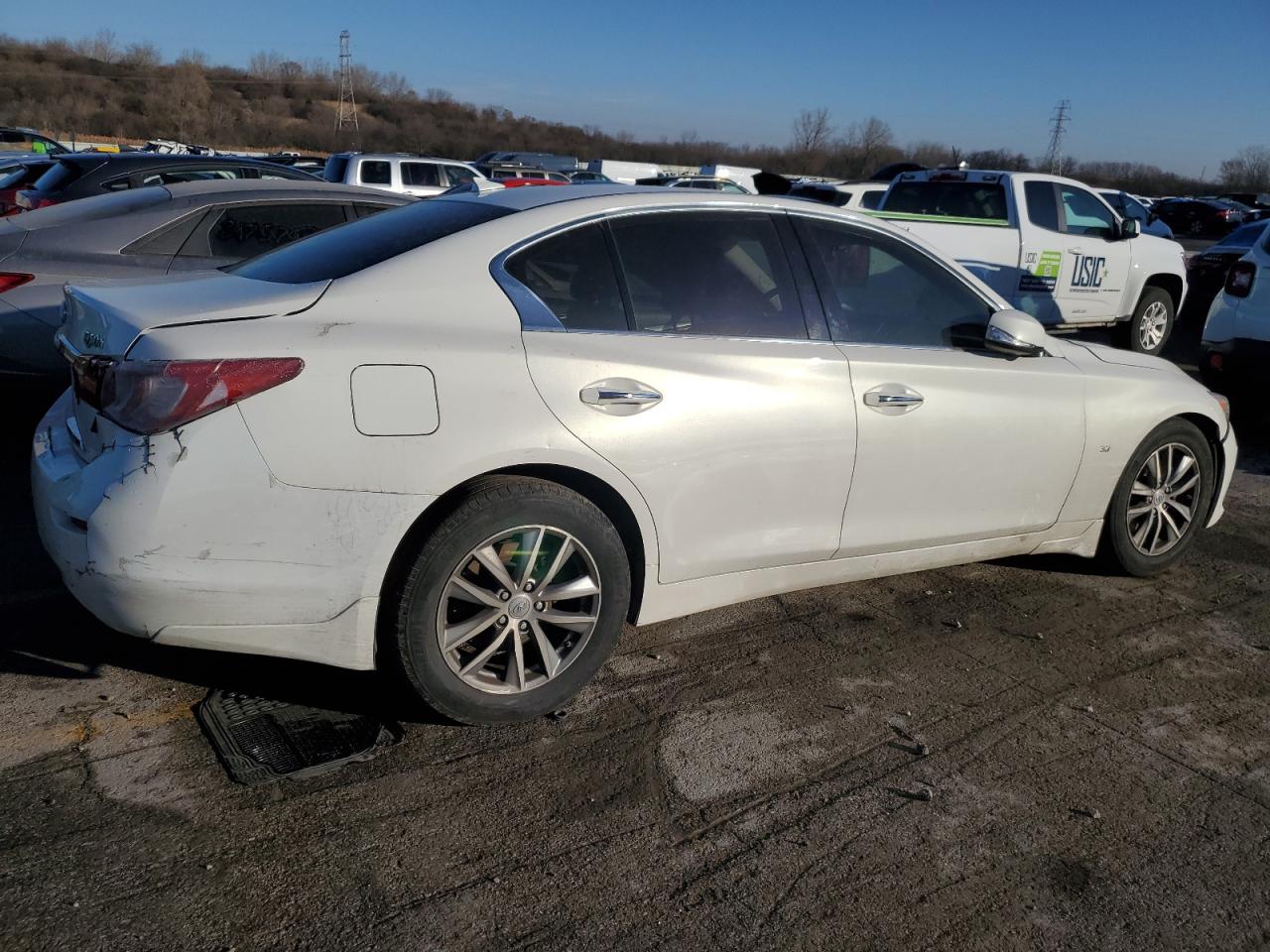 VIN JN1BV7AP0FM351462 2015 INFINITI Q50 no.3