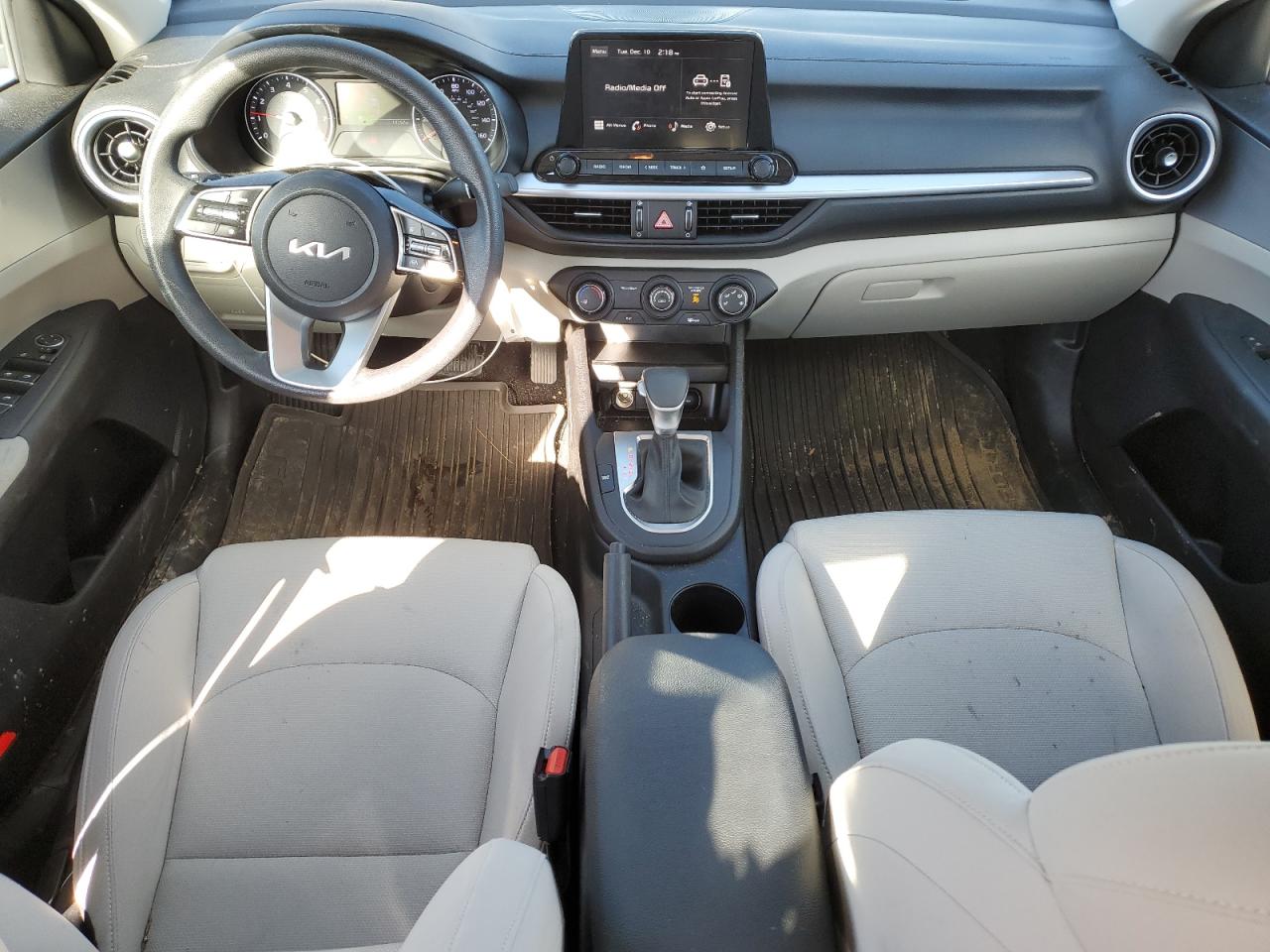 2023 Kia Forte - Image 8