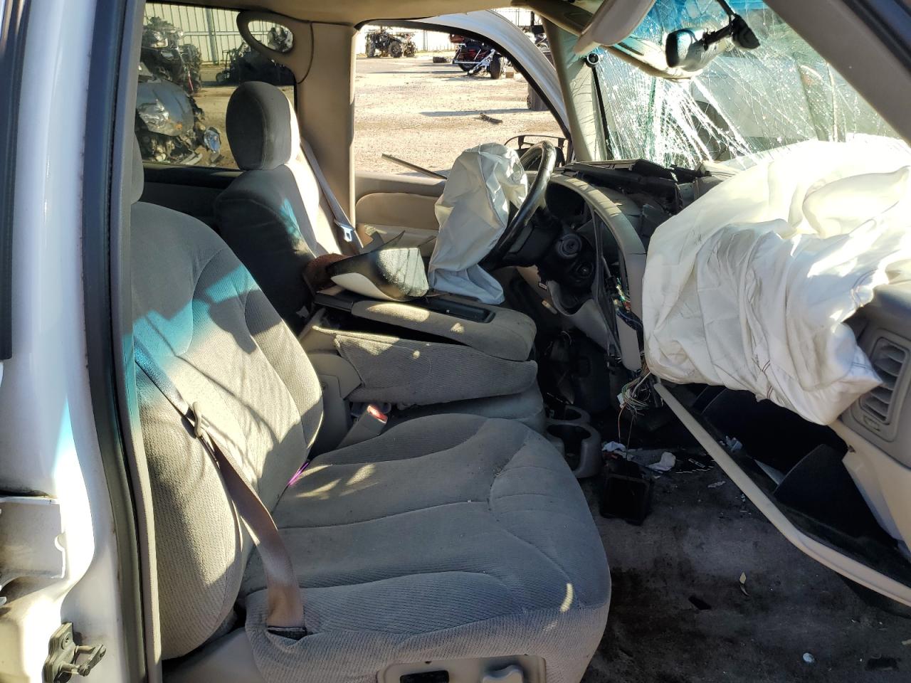 2002 GMC Yukon - Image 7