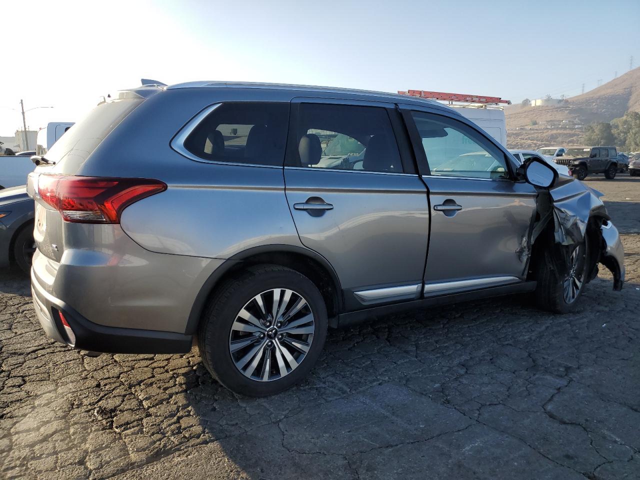 VIN JA4AZ3A32LZ037940 2020 MITSUBISHI OUTLANDER no.3