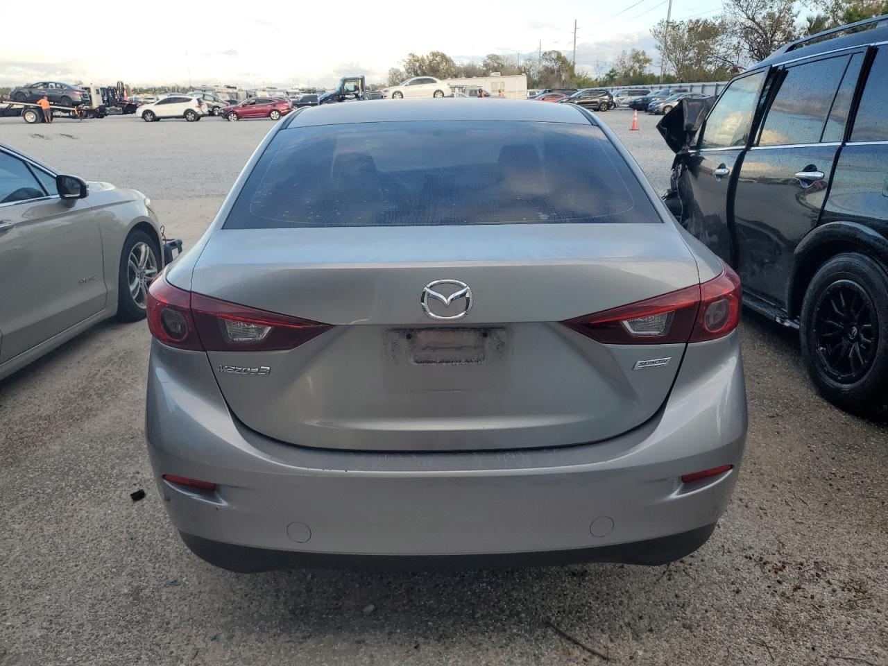 2015 Mazda 3 - Image 6