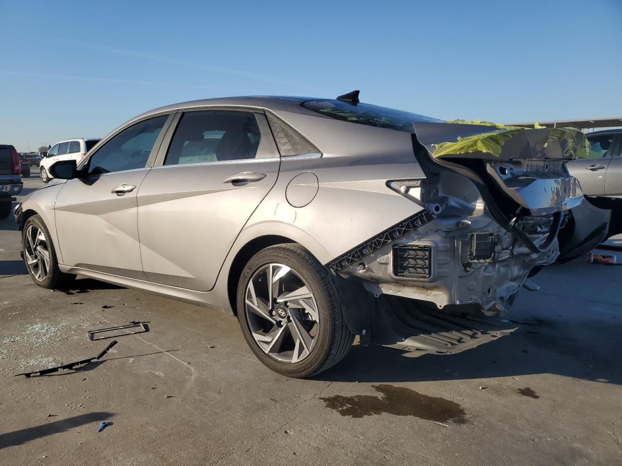 2024 Hyundai Elantra - Image 2