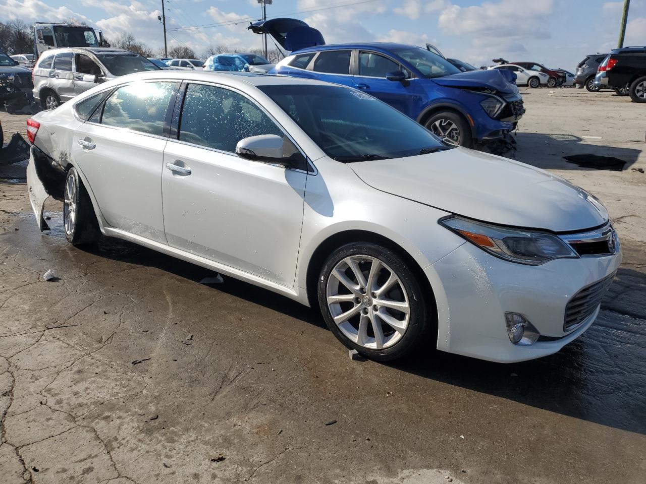 2013 Toyota Avalon - Image 4