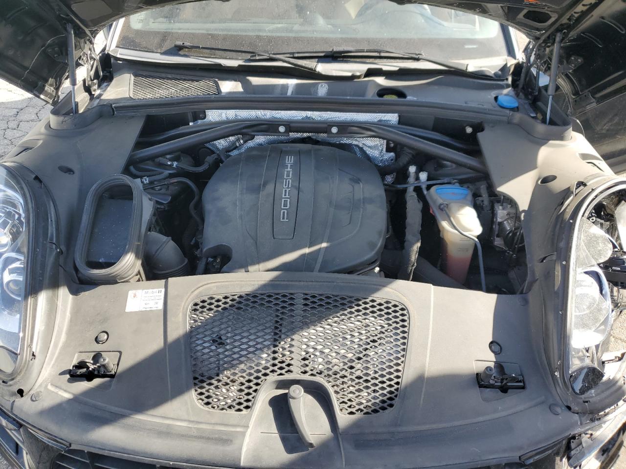 2017 Porsche Macan VIN: WP1AA2A5XHLB00042 Lot: 84766374