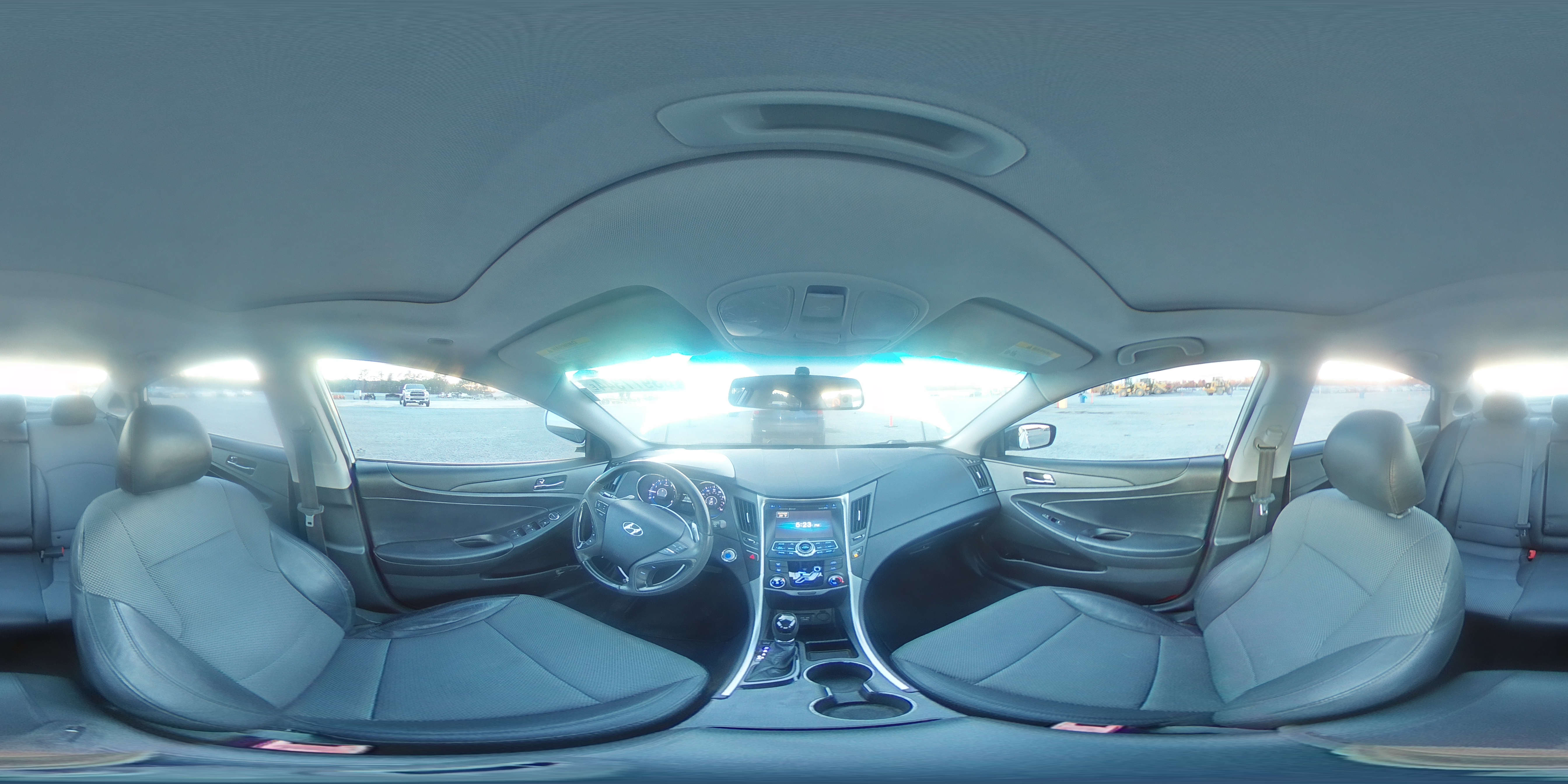 2011 Hyundai Sonata - Image 13