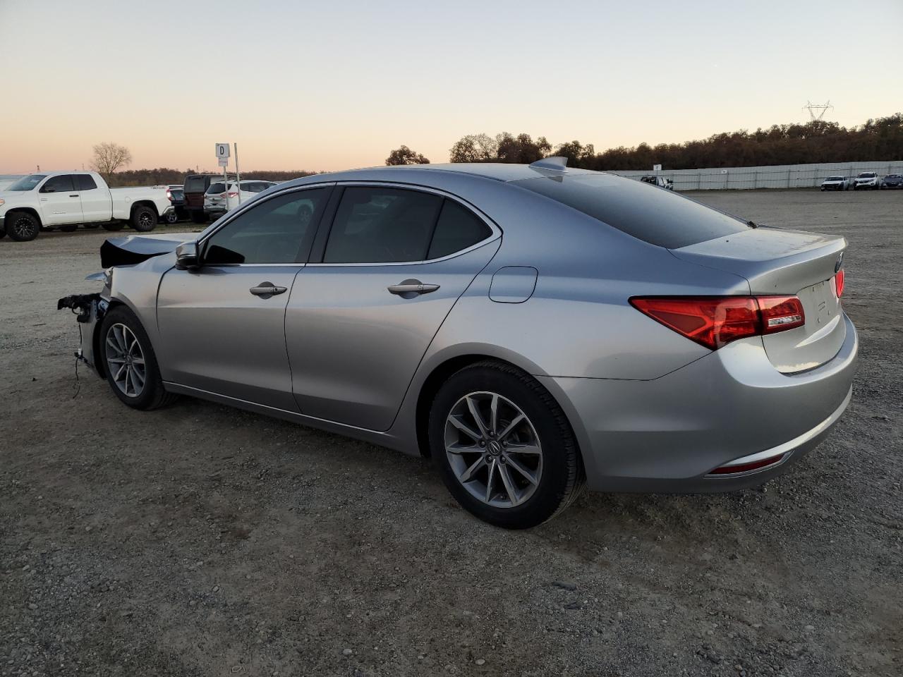 VIN 19UUB1F56JA001669 2018 ACURA TLX no.2