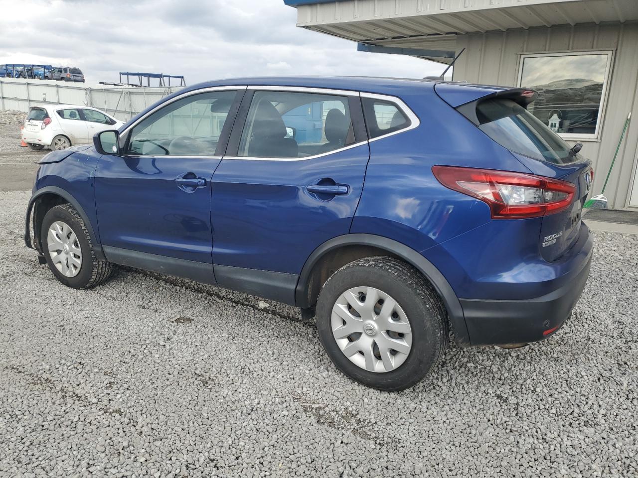 2020 Nissan Rogue - Image 2
