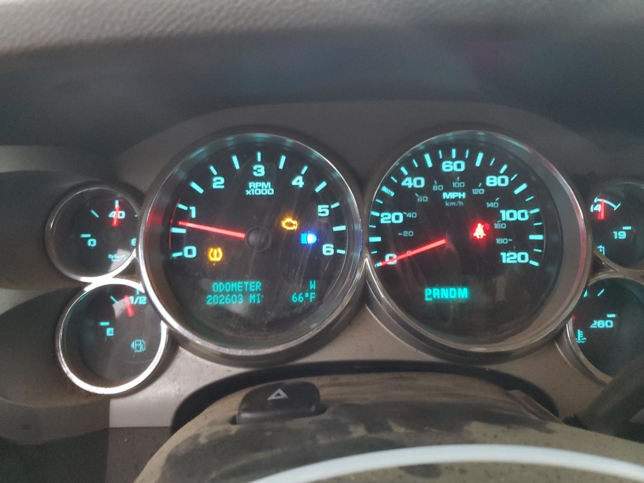 2013 Chevrolet Silverado - Image 9