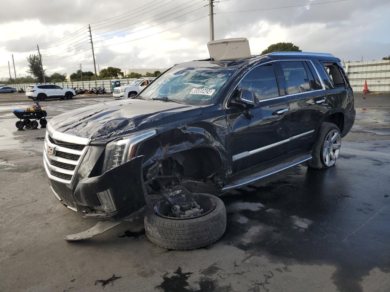 VIN 1GYS4BKJ3JR307197 2018 CADILLAC ESCALADE no.1