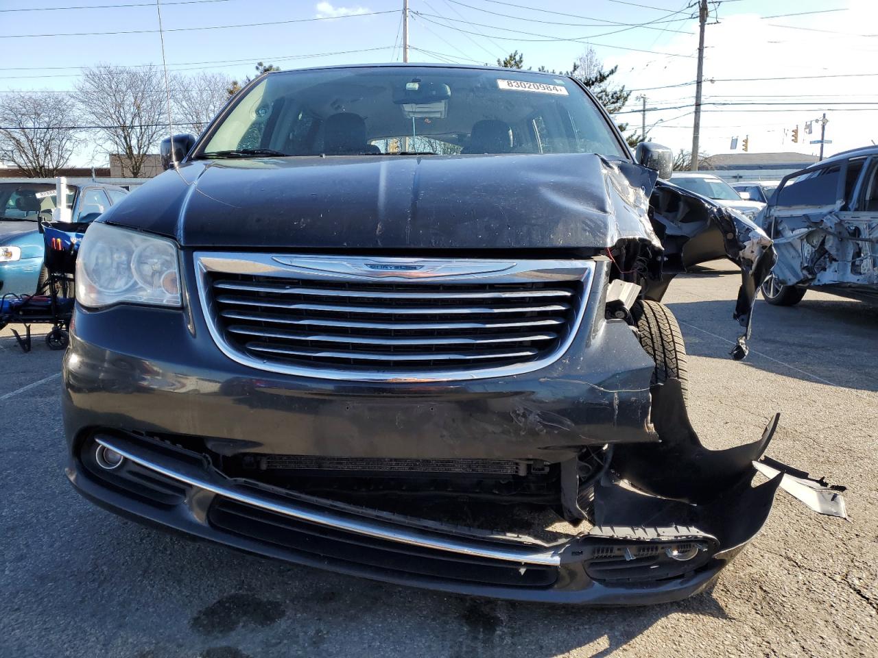 2013 Chrysler Town & Country - Image 5